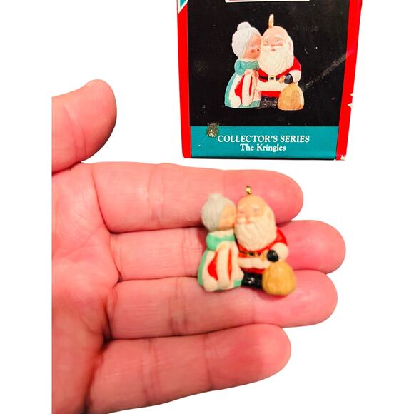 Hallmark Vintage keepsake ornament collector series The Kringles 1990 - Picture 1 of 6
